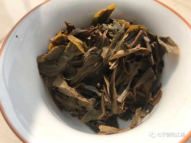 大益2201龙柱青饼普洱茶