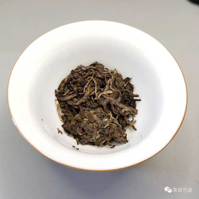 2014勐库戎氏大叶青饼普洱茶