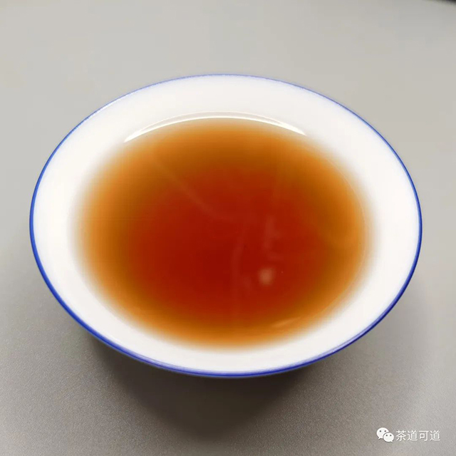 大益汉宫月熟茶100克小饼