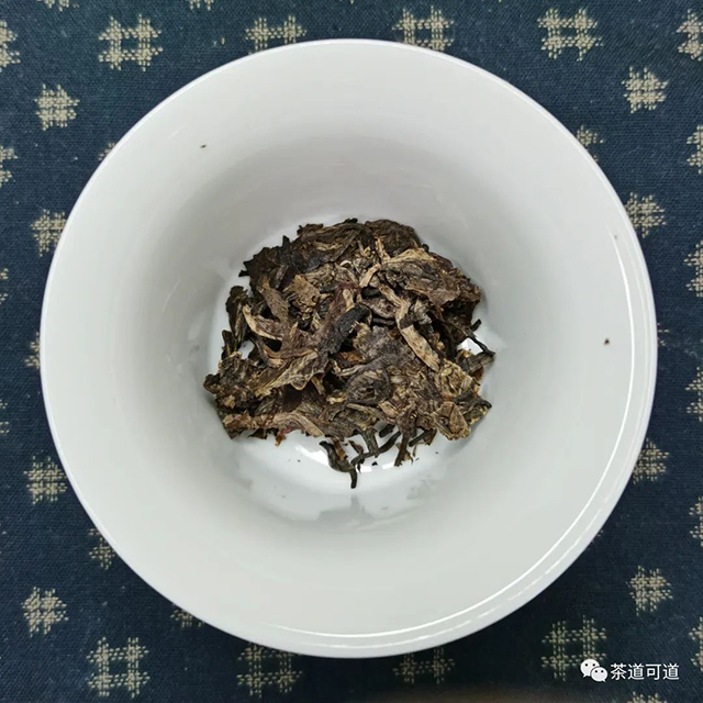 2015年佰年尚普金尚普洱茶