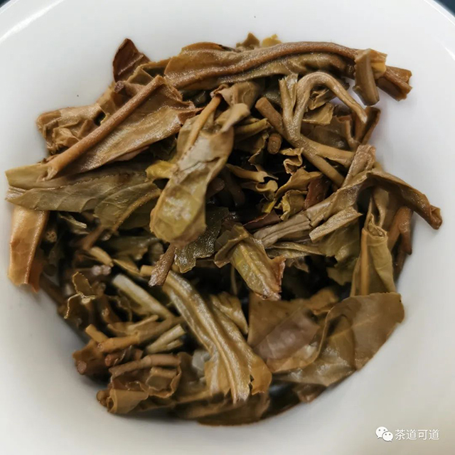 2015年佰年尚普金尚普洱茶