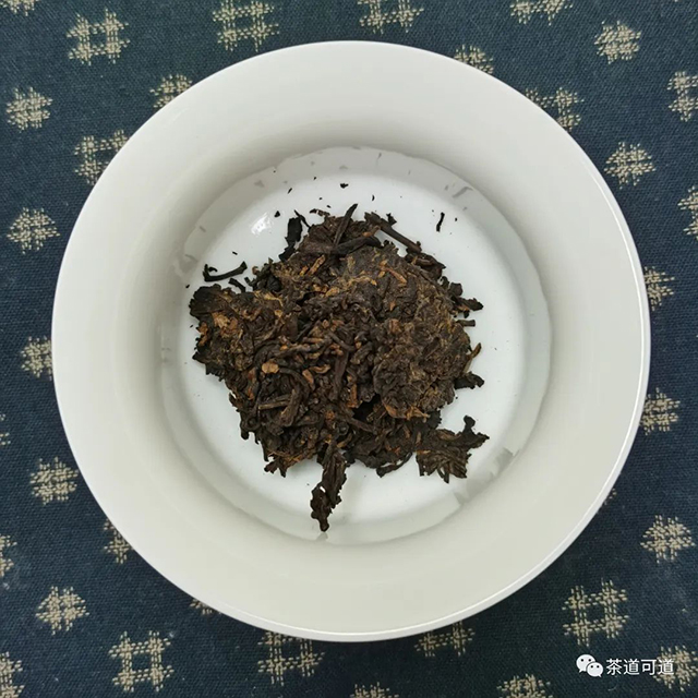2005年大益0532博字饼普洱茶