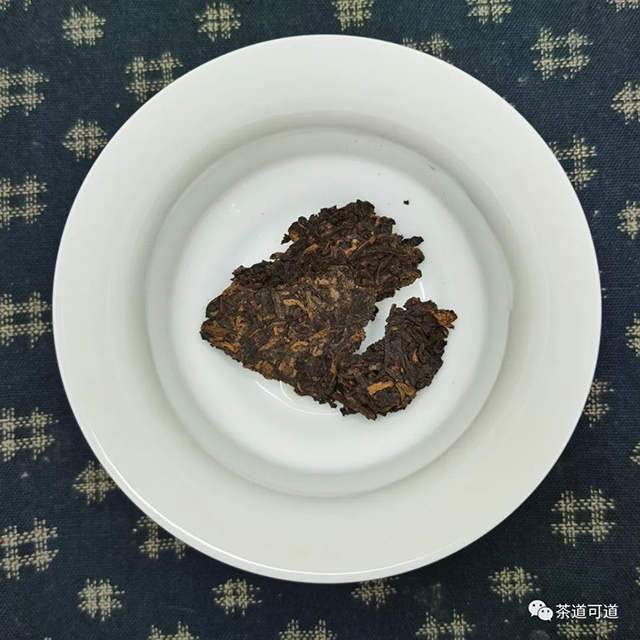 2005年大益0532博字饼普洱茶