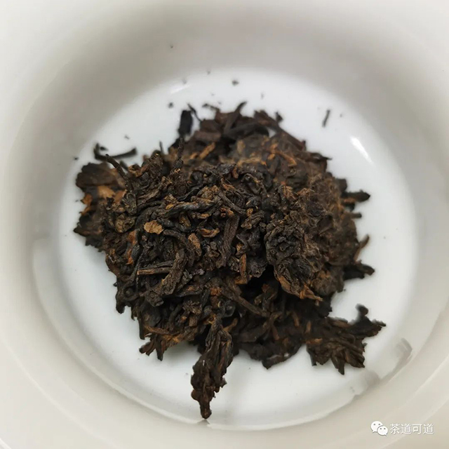 2005年大益0532博字饼普洱茶