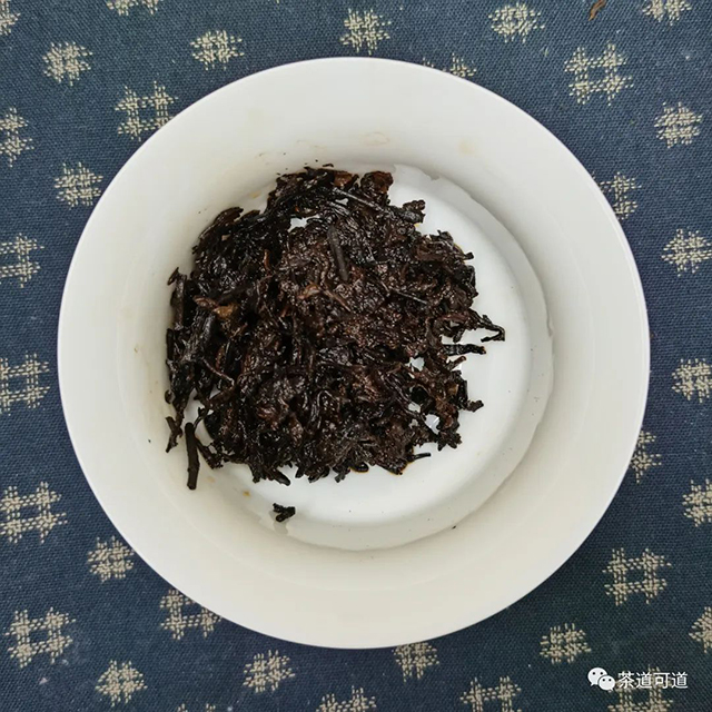 2005年大益0532博字饼普洱茶