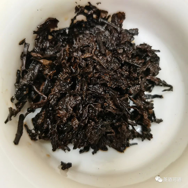2005年大益0532博字饼普洱茶