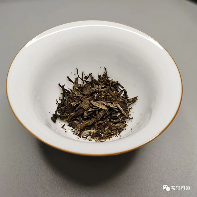 海湾茶业老同志2019年孔雀王普洱茶