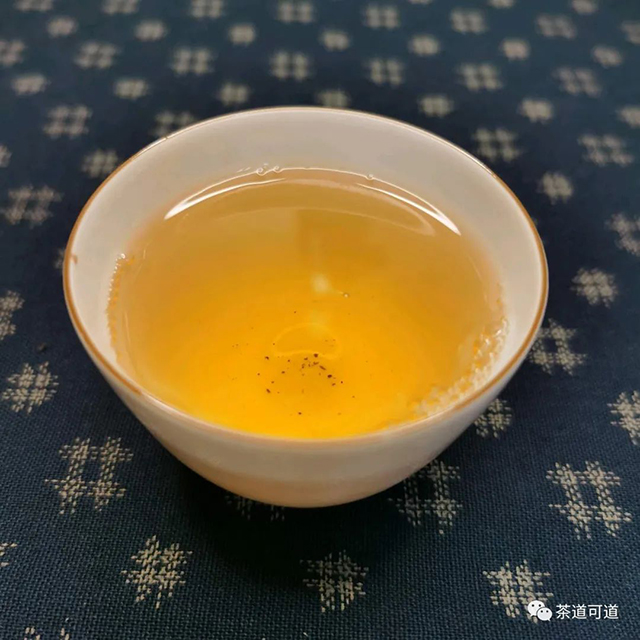 2019年番顺一班百龄竹筒普洱生茶