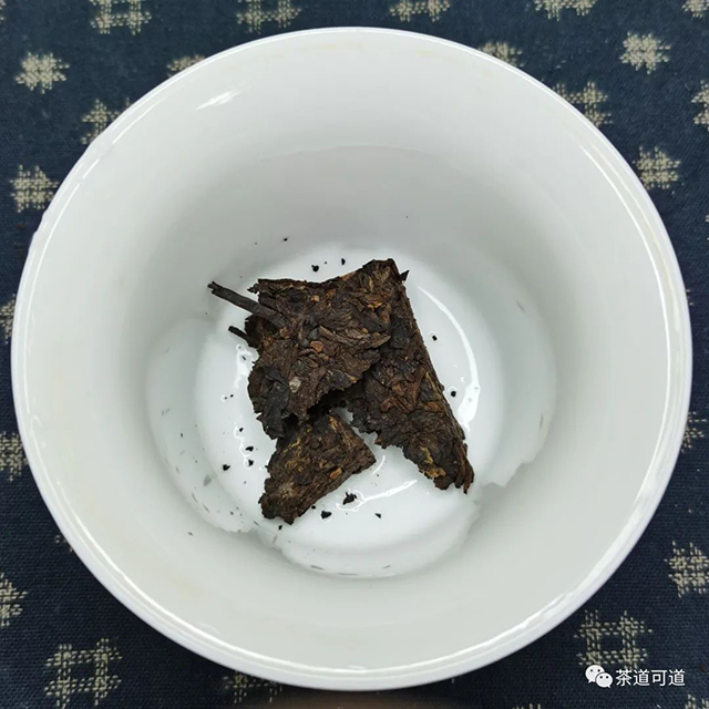 2021年中茶7581熟茶砖