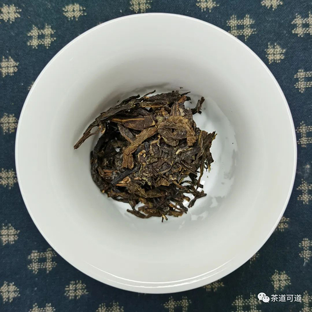 2020年大益7542小饼普洱茶