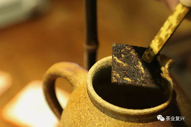 由福海茶厂和茶业复兴联袂举办的二十四节气茶会在猫猫茶书馆举办