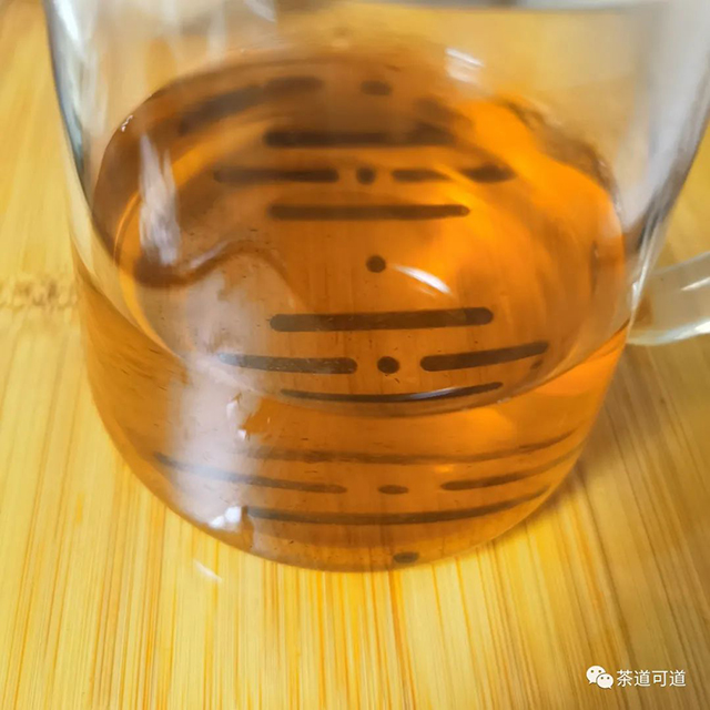 下关8603普洱生茶357克泡饼