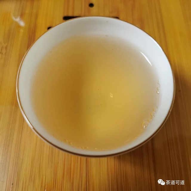 下关T8633普洱生茶357克铁饼