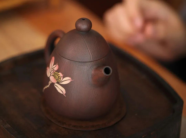 泡茶用的龙蛋壶