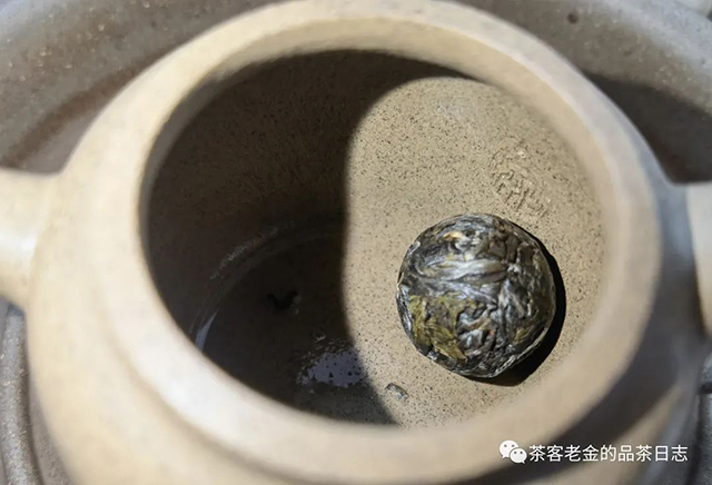 苦行茶僧曼松龙珠普洱茶