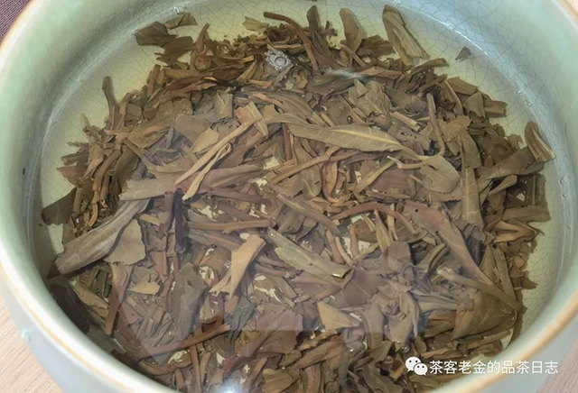 吾茶共饮2015年则道曼松普洱茶