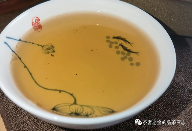 吾茶共饮2015年则道曼松普洱茶