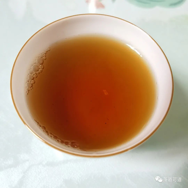 凤牌2011年金饼滇红茶