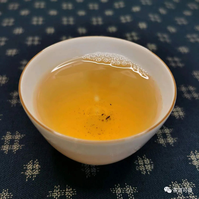 2019年陈升号霸王青饼普洱生茶