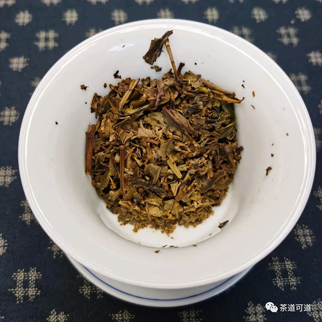 2019年陈升号霸王青饼普洱生茶