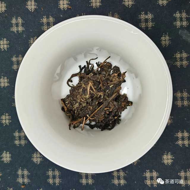 杨记班章生态茶357克砖