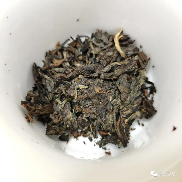 2013年八角亭黎明之光普洱茶