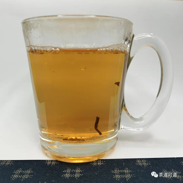 2013年八角亭黎明之光普洱茶