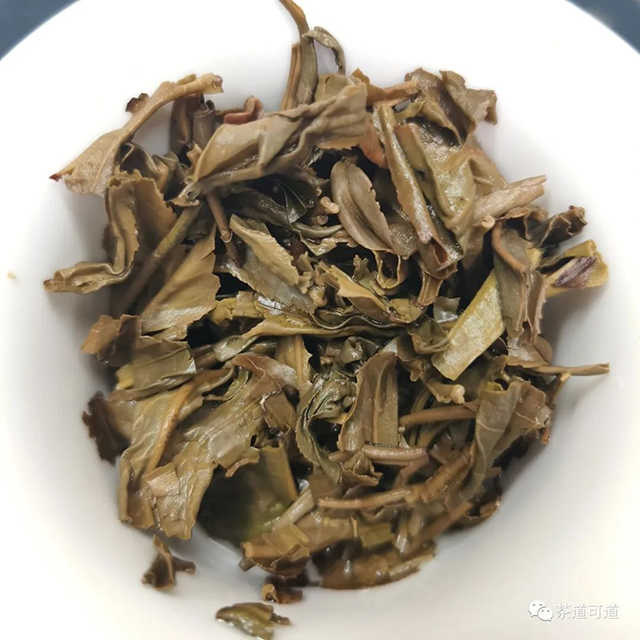 2013年八角亭黎明之光普洱茶