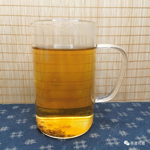 大沁知青茶园白牡丹300克饼