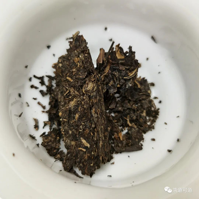 2015年下关绿大树砖普洱茶品质特点