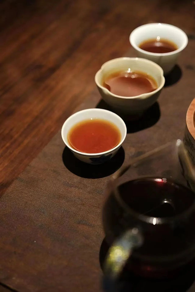 2022年中茶茗山老班章橡皮筋普洱茶