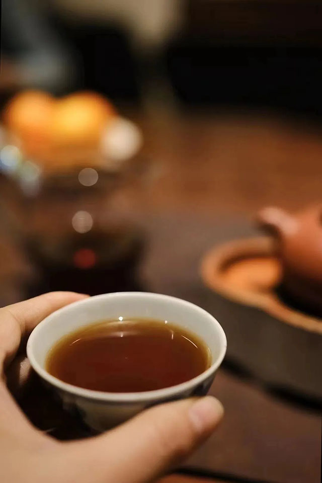 2022年中茶茗山老班章橡皮筋普洱茶