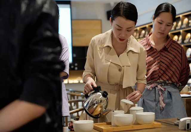 大益勐海茶修中心问茶之旅开班