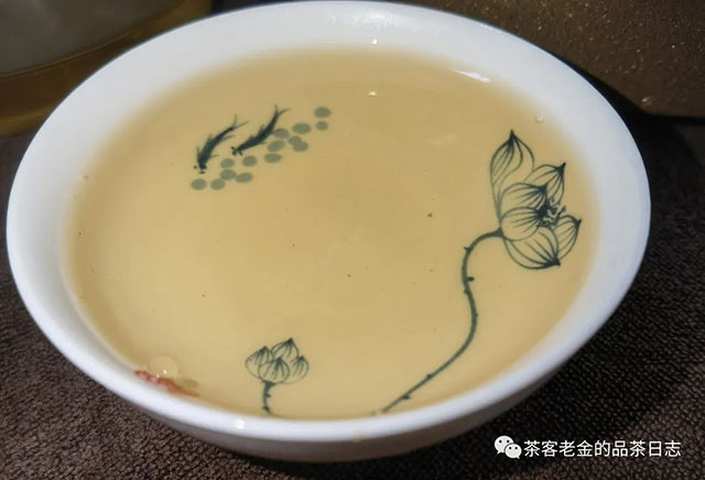 吾茶共饮2022年春山玉兰普洱茶