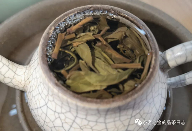 老爷说不将就2019年画骨易武普洱茶