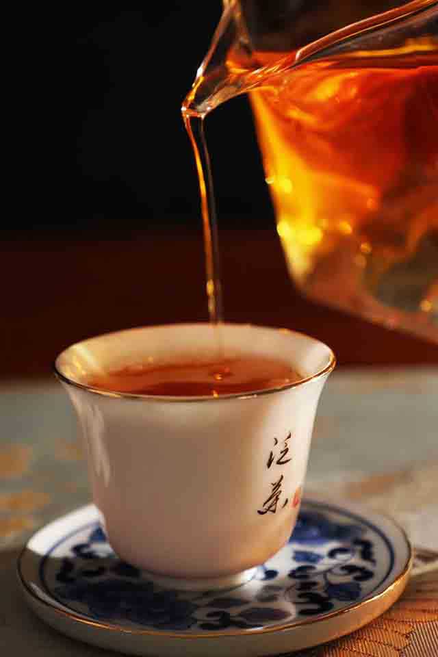 泛茶2023年屹立东方普洱生茶