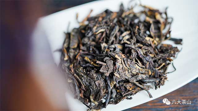 六大茶山俊昌窖藏10年陈普洱茶