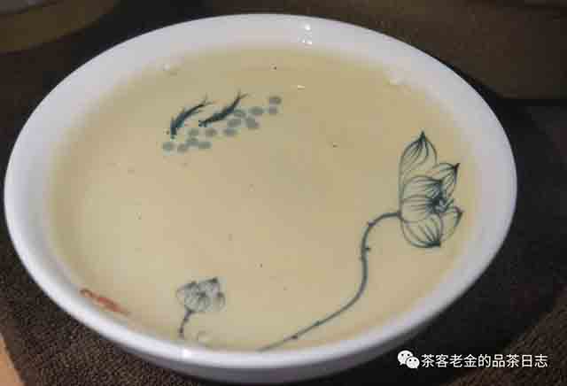 困鹿山制茶人2023年困鹿山木兰普洱茶