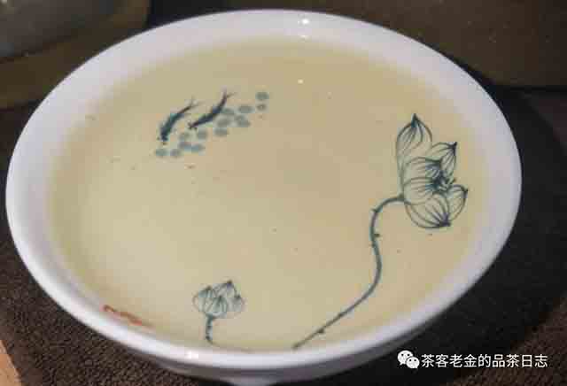 困鹿山制茶人2023年困鹿山木兰普洱茶