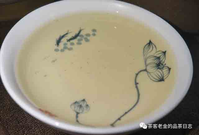 困鹿山制茶人2023年困鹿山木兰普洱茶