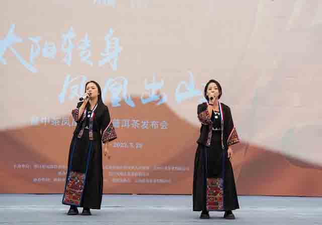 来自墨江县的表演者为大家带来精彩演出