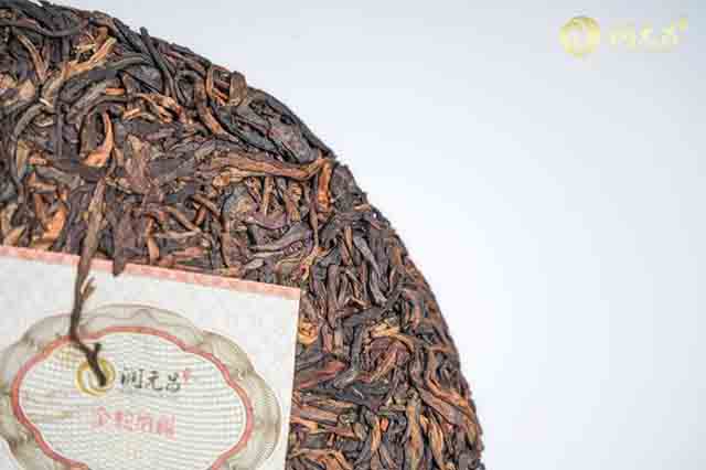 润元昌2013年金蛇纳福普洱茶
