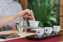龙润茶道|普洱茶的层次感，该如何去感知？