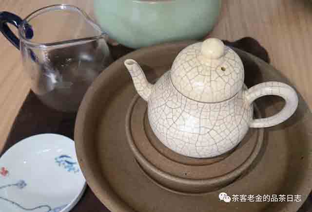 彤掌柜2023年虫吃茶普洱茶