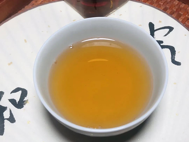 大益中期茶101银孔雀普洱茶品质特点