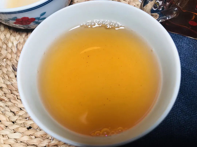 下关2003小飞铁饼普洱茶品质特点