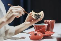 同产武夷山的“大红袍”与“岩茶”，有何不同？