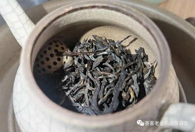 昆明茶商金俊2018年哆依树一类高杆头春普洱茶