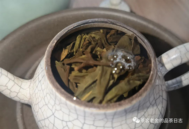 昆明茶商金俊2018年哆依树一类高杆头春普洱茶