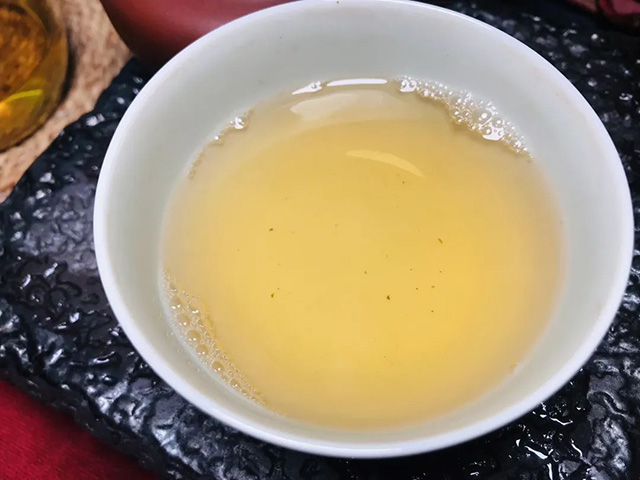 下关沱茶2021布朗山孔雀生态饼品质特点